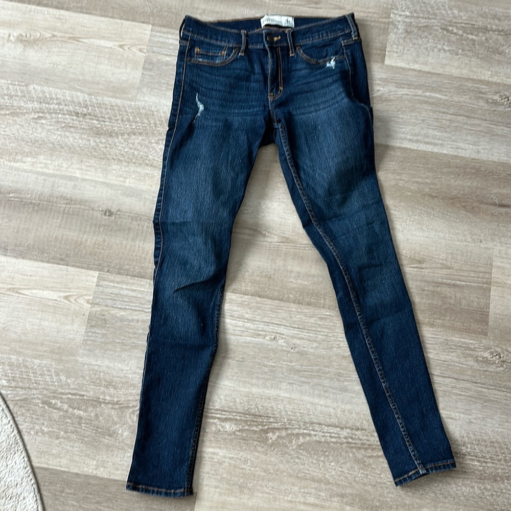 Abercrombie Super Skinny Jean. Size 4
